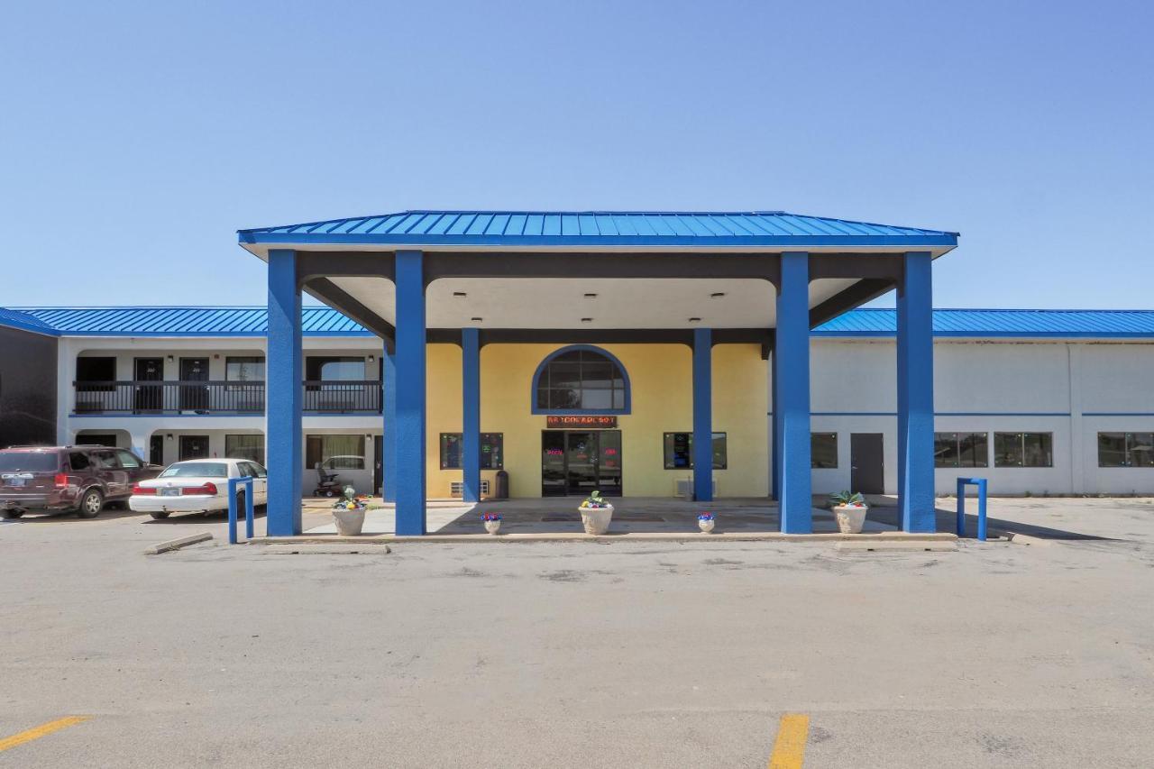 Lonestar Inn & Suites, Erick Ok Hwy 40 By Oyo Kültér fotó